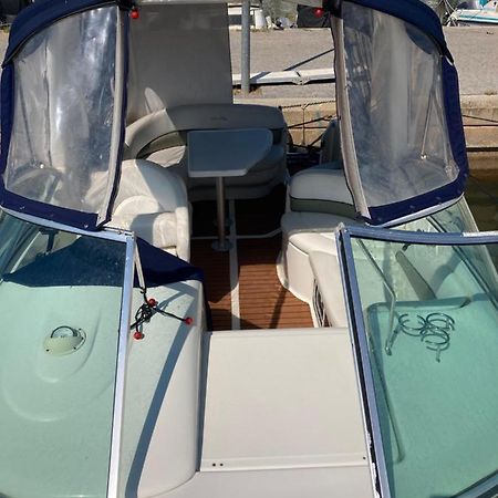 Hotel Hebergement Insolite Sur Un Bateau À Quai à La Londe-les-Maures Extérieur photo